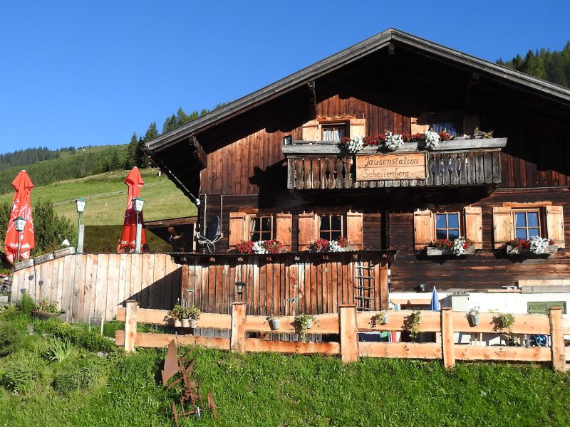 schellenberg-zillertal-jausenstation-sommer
